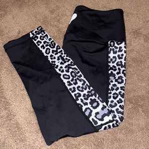 Love Her Gray Leopard Crop